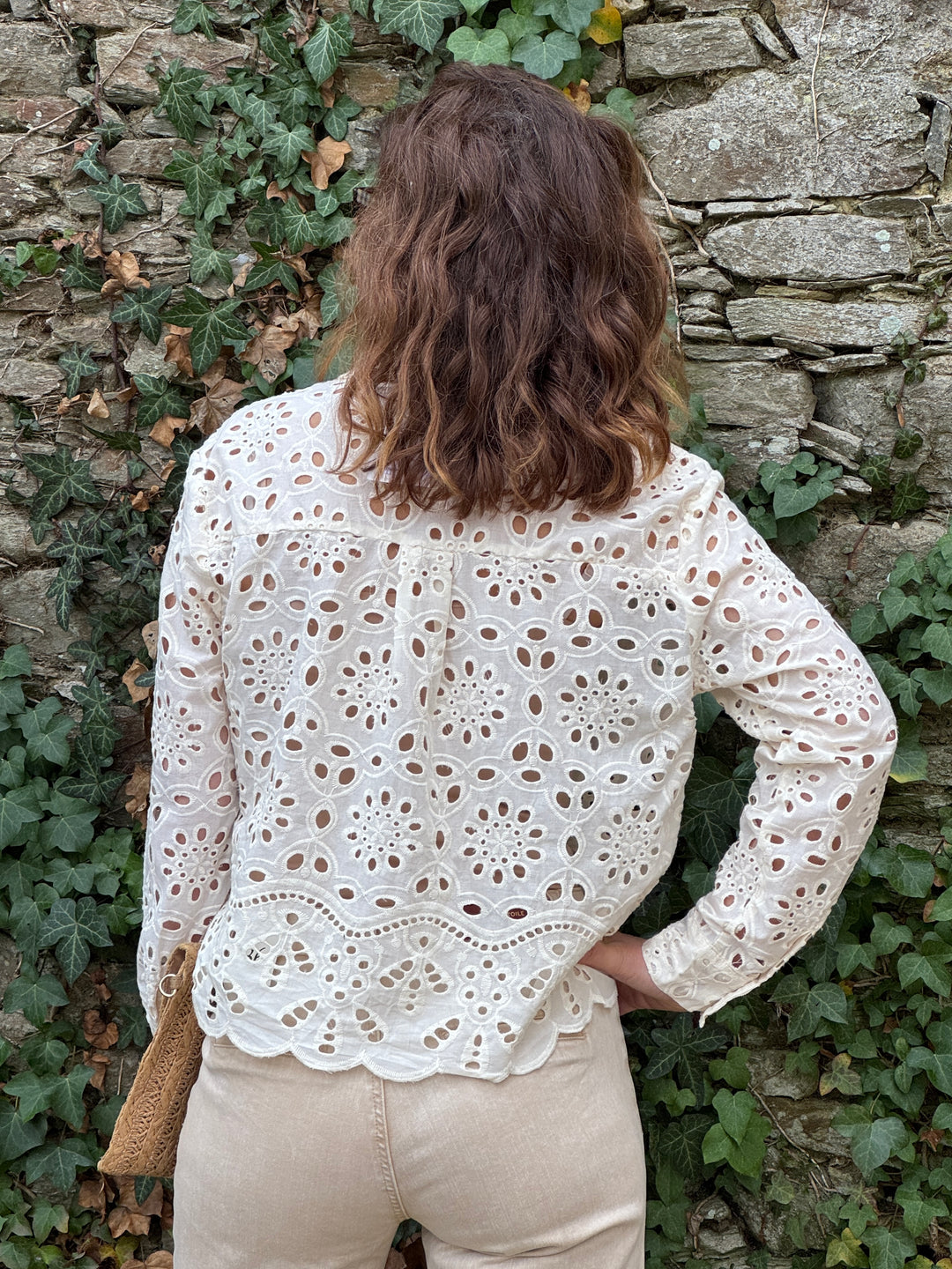 Chemise beige courte brodée LEA