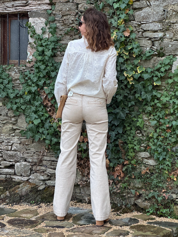 Chemise beige col rond froufrou broderie JULIETTE