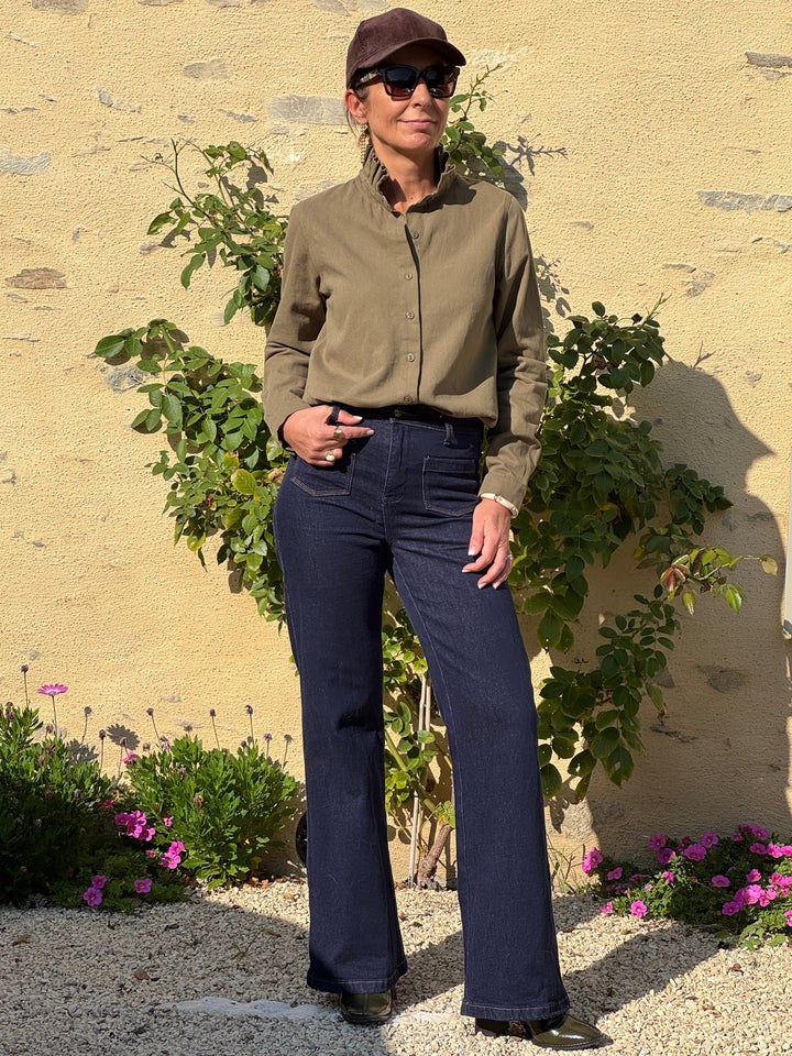 Chemise jean kaki col montant à froufrous ESMOND In April 1986