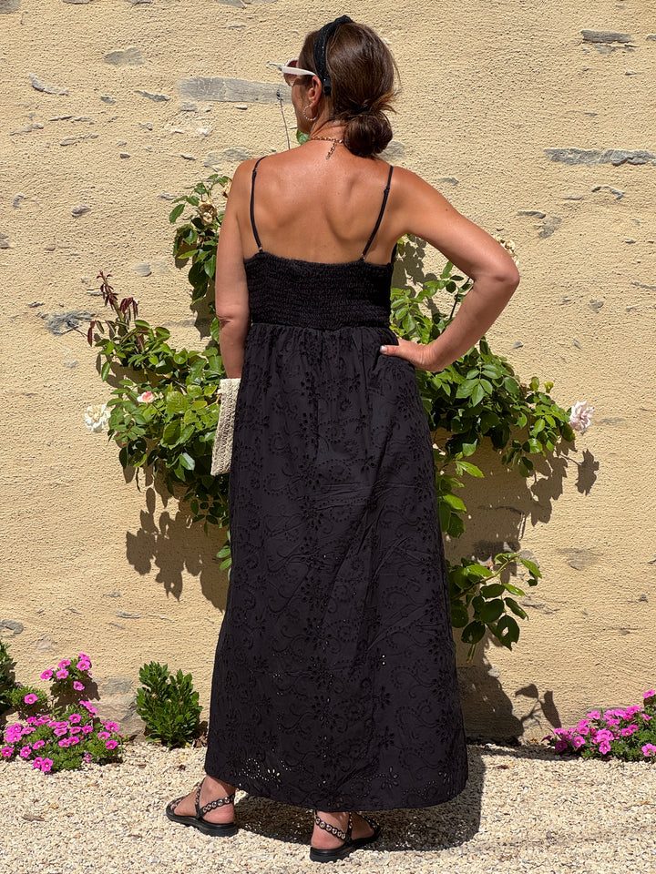 Robe longue noire broderie anglaise LEORE In April 1986
