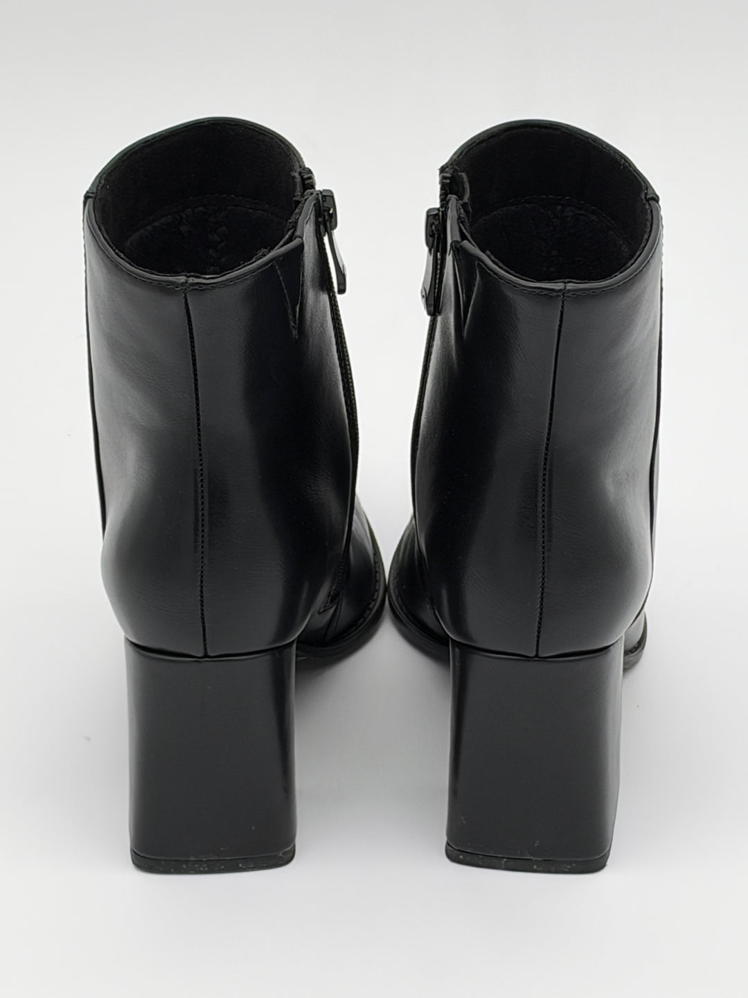 Bottines noires en cuir 2-25367-47 001 Marco Tozzi
