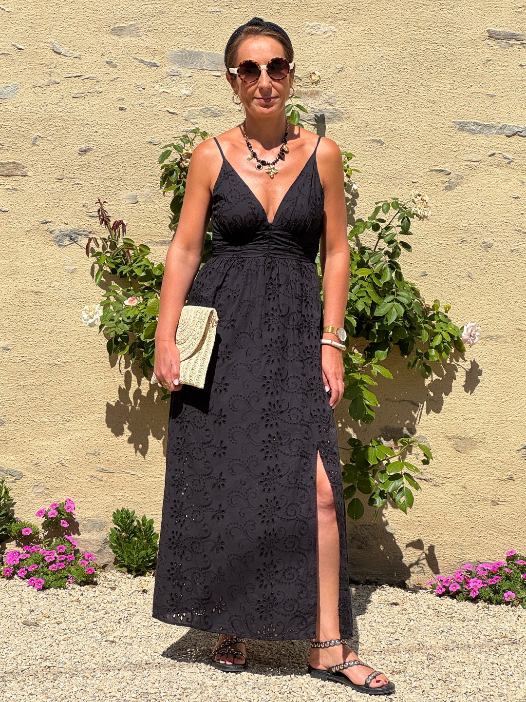 Robe longue noire broderie anglaise LEORE In April 1986