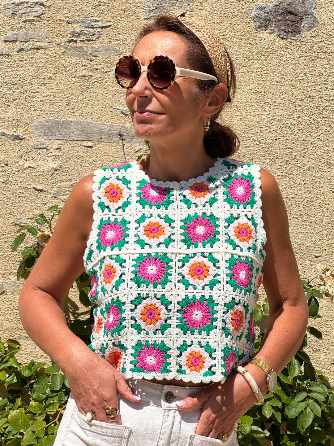 Top broderie verte, orange et rose fond crème IVANNA In April 1986