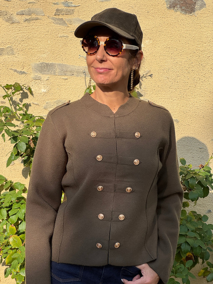 Veste kaki en maille officier NINO In April 1986