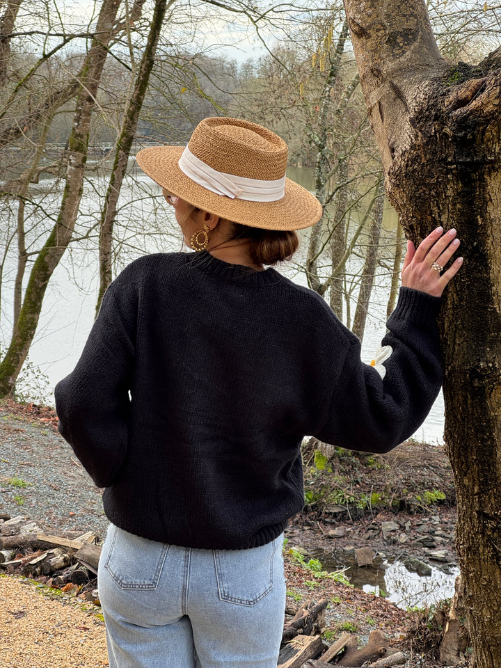 Pull noir marguerite écru col rond COQUELICOT