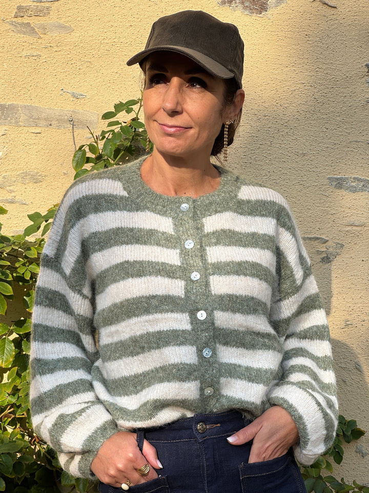 Gilet rayures kaki sur fond écru MAEL In April 1986