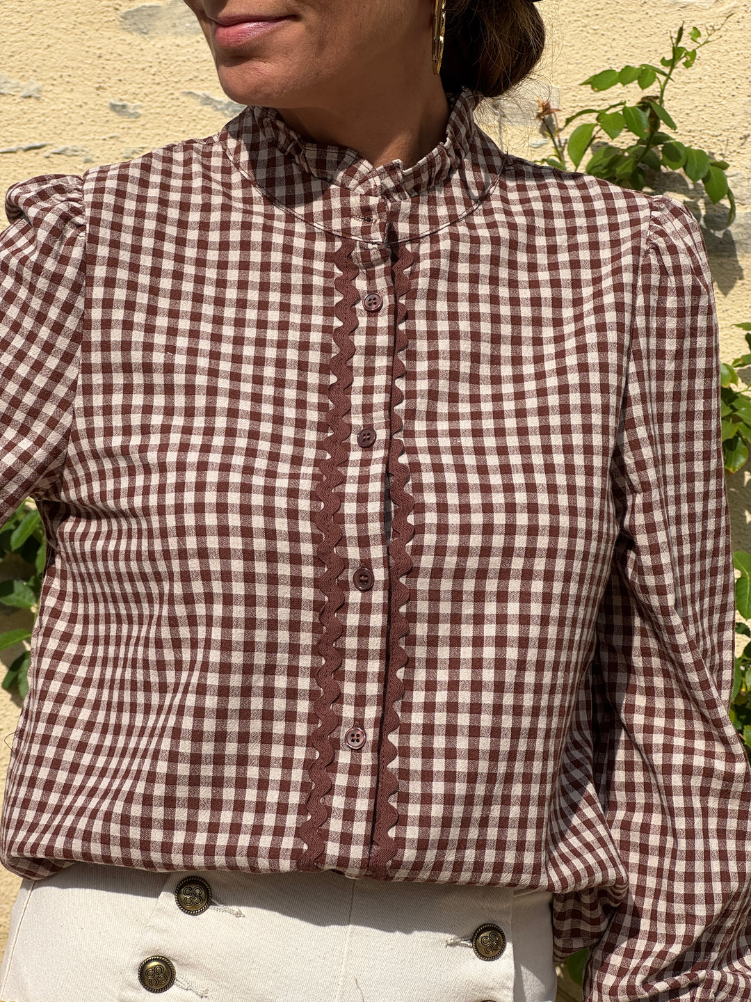 ANSELIN Brown Shirt In April 1986