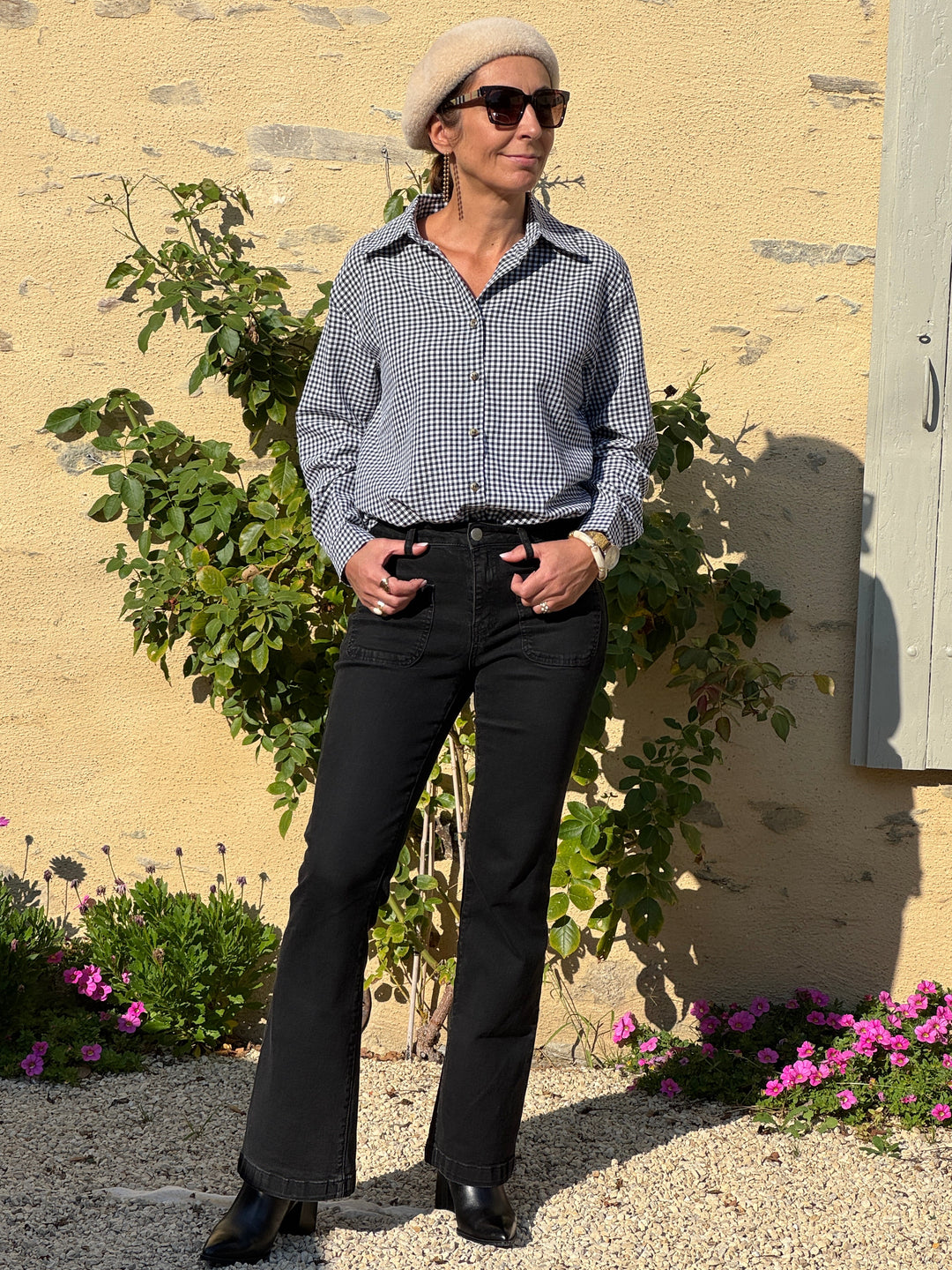 Chemise carreaux noir sur fond blanc ALIXANE In April 1986