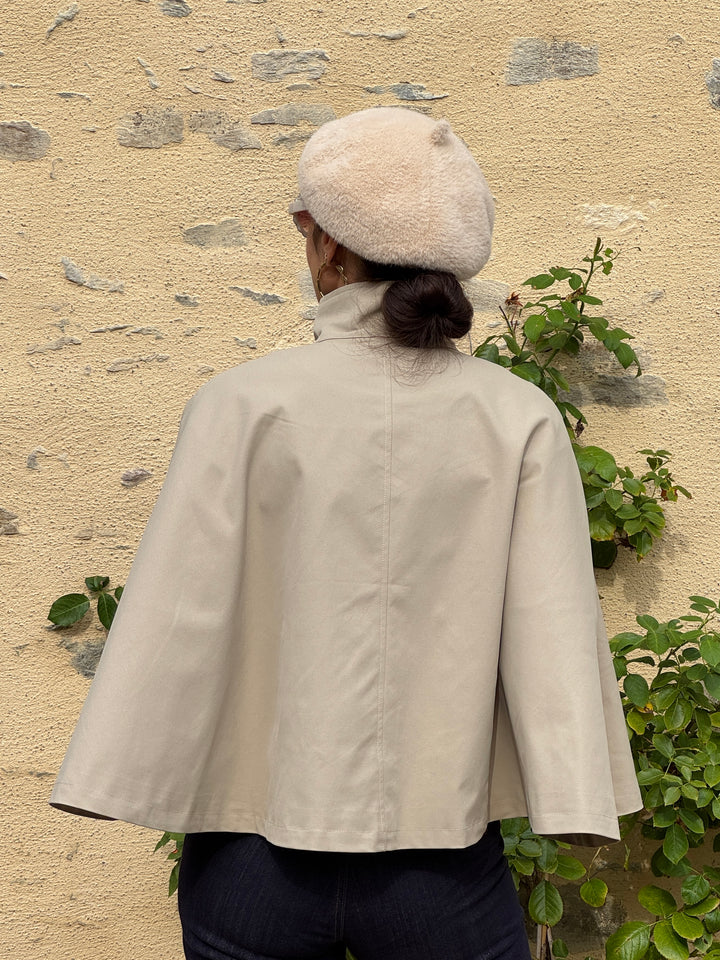 Kurzer Umhang Beige ZELINA