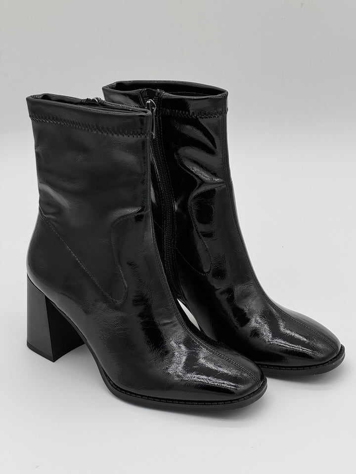 Marco Tozzi Schwarze Stiefeletten 2-25303-47 001