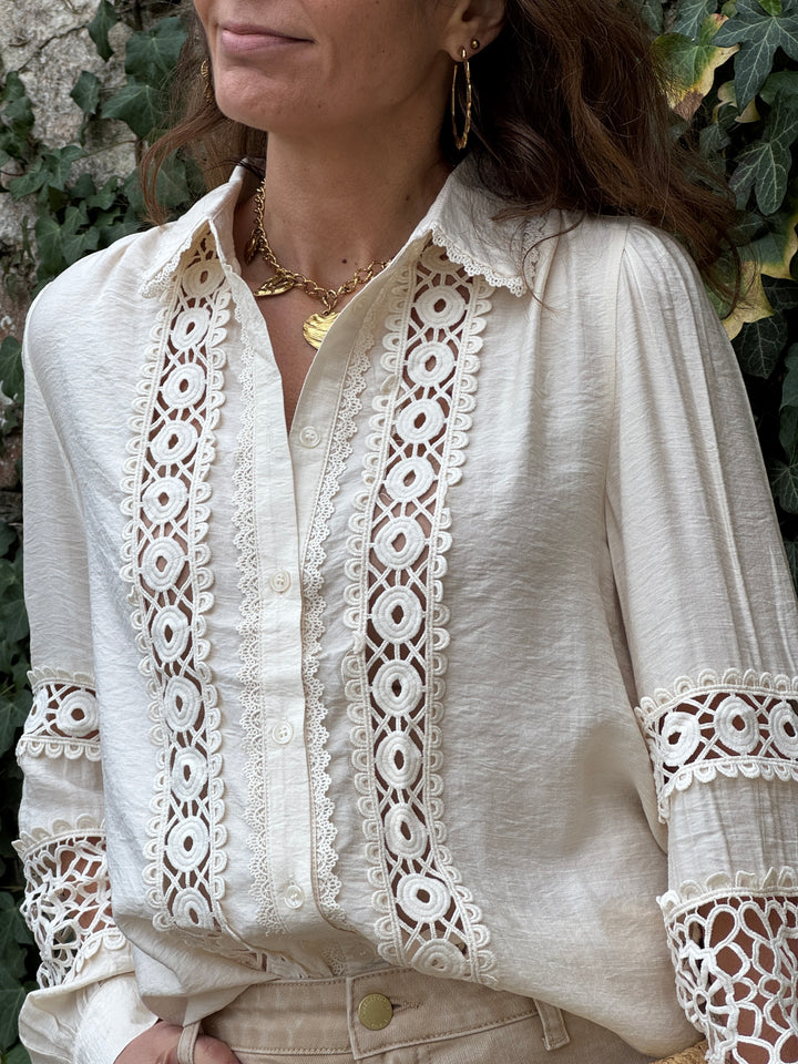 Chemise beige brodée col chemise SOLENE