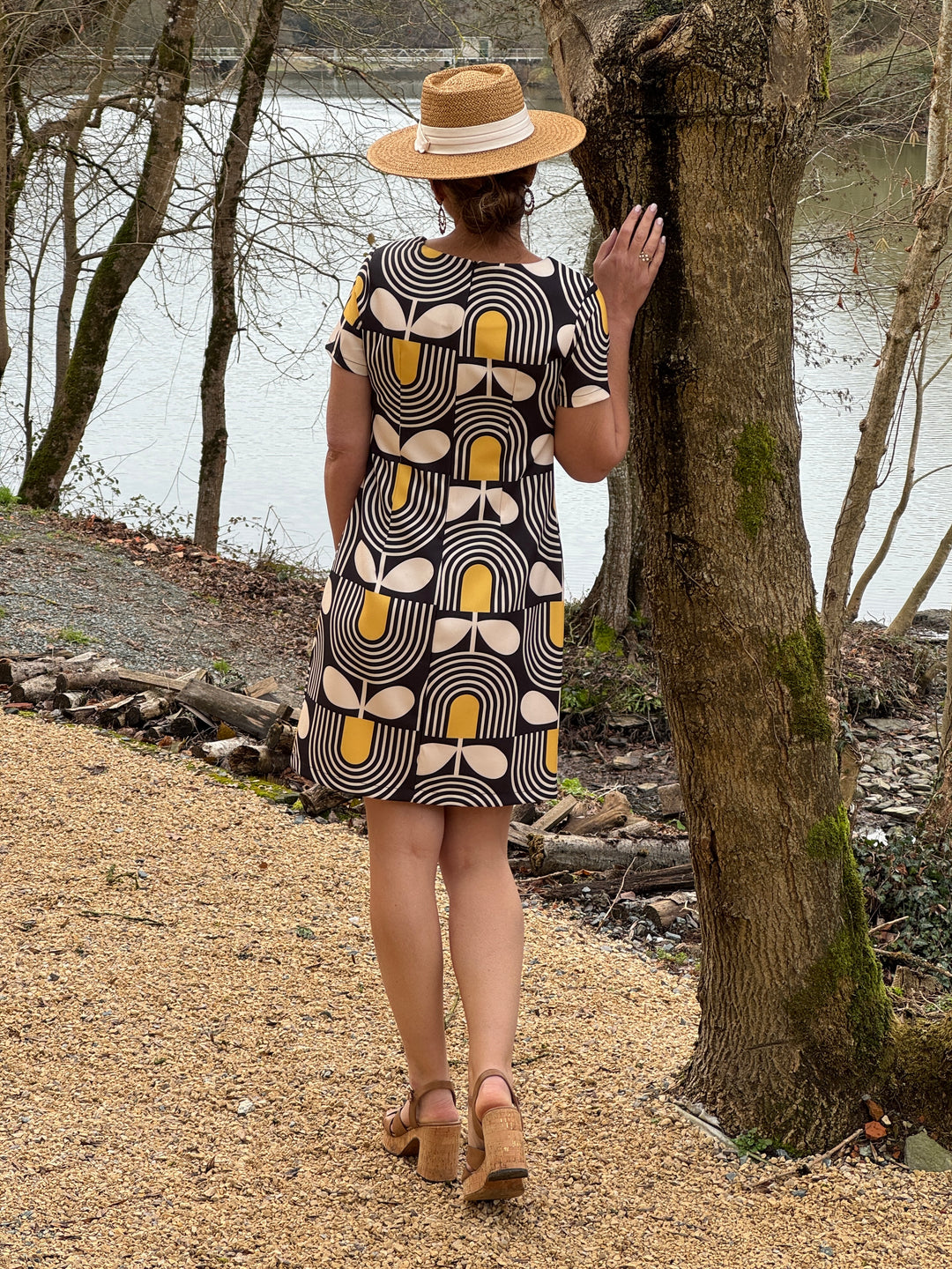 Robe SEVENTIES n°182 moutarde Hippocampe