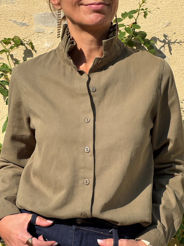 Chemise jean kaki col montant à froufrous ESMOND In April 1986