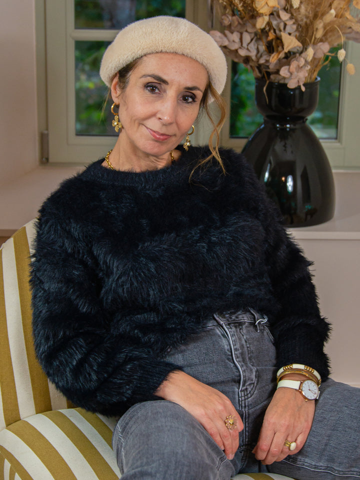 Pull noir poils doux VICTOIRE