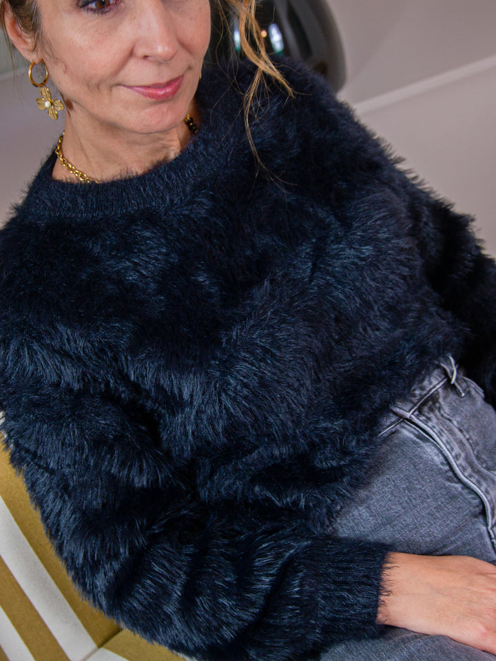 Pull noir poils doux VICTOIRE