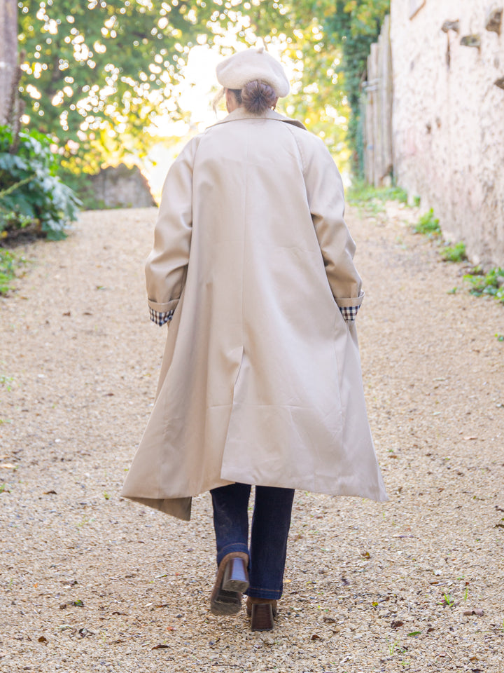 Trench long beige détail vichy marine et chocolat CALYSPSA