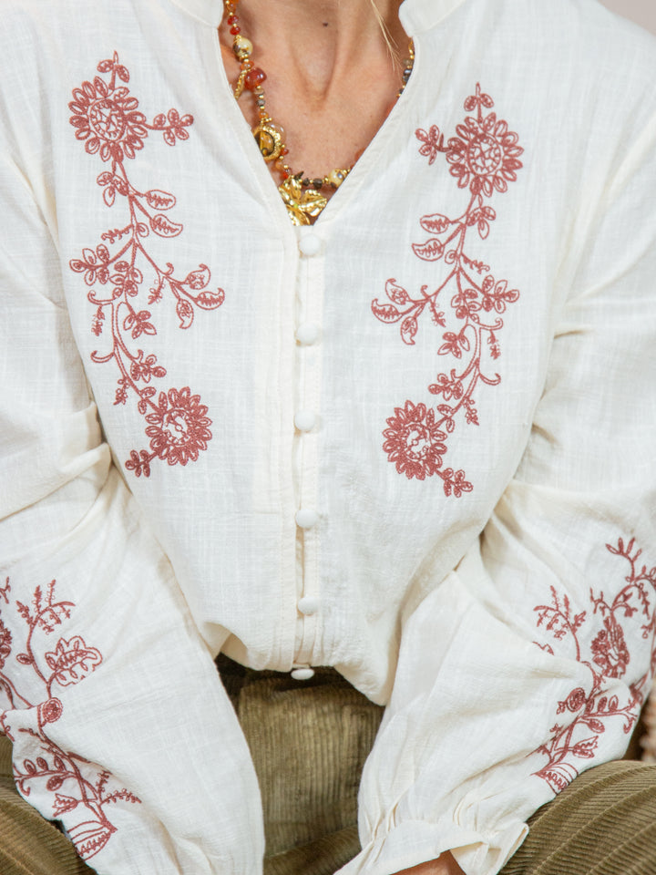 Beige Bluse mit terrakottafarbener Blumenstickerei AUGUSTINE