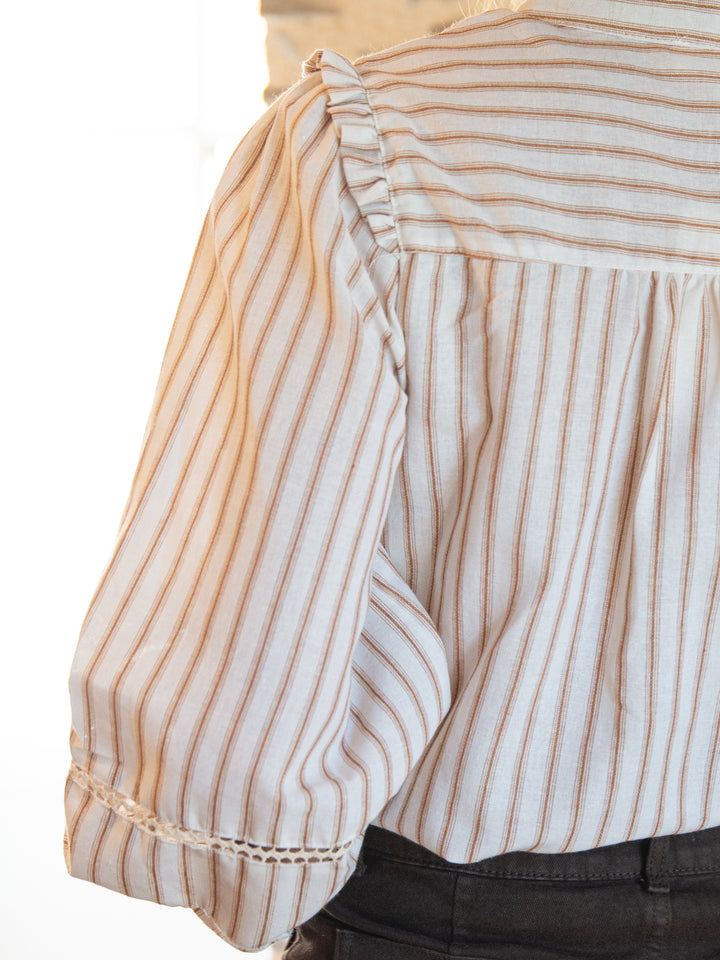 BELLAMY Hemd in Ecru und Kamel gestreift