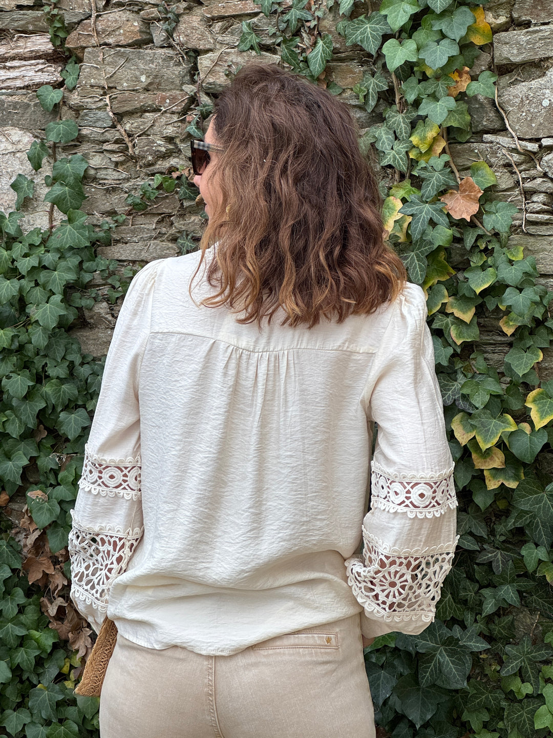 Chemise beige brodée col chemise SOLENE