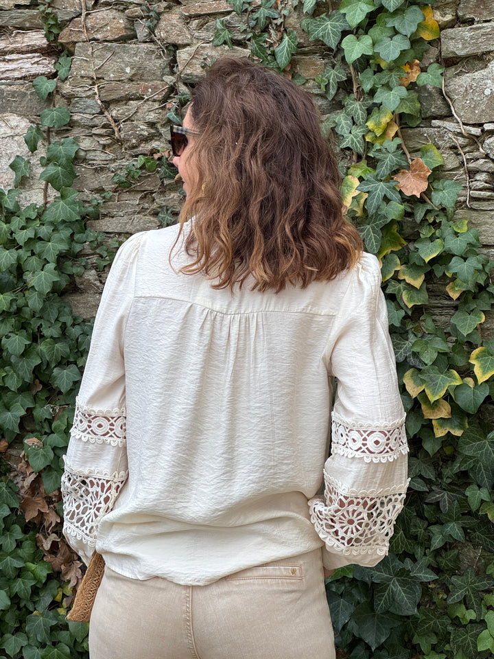Chemise beige brodée col chemise SOLENE