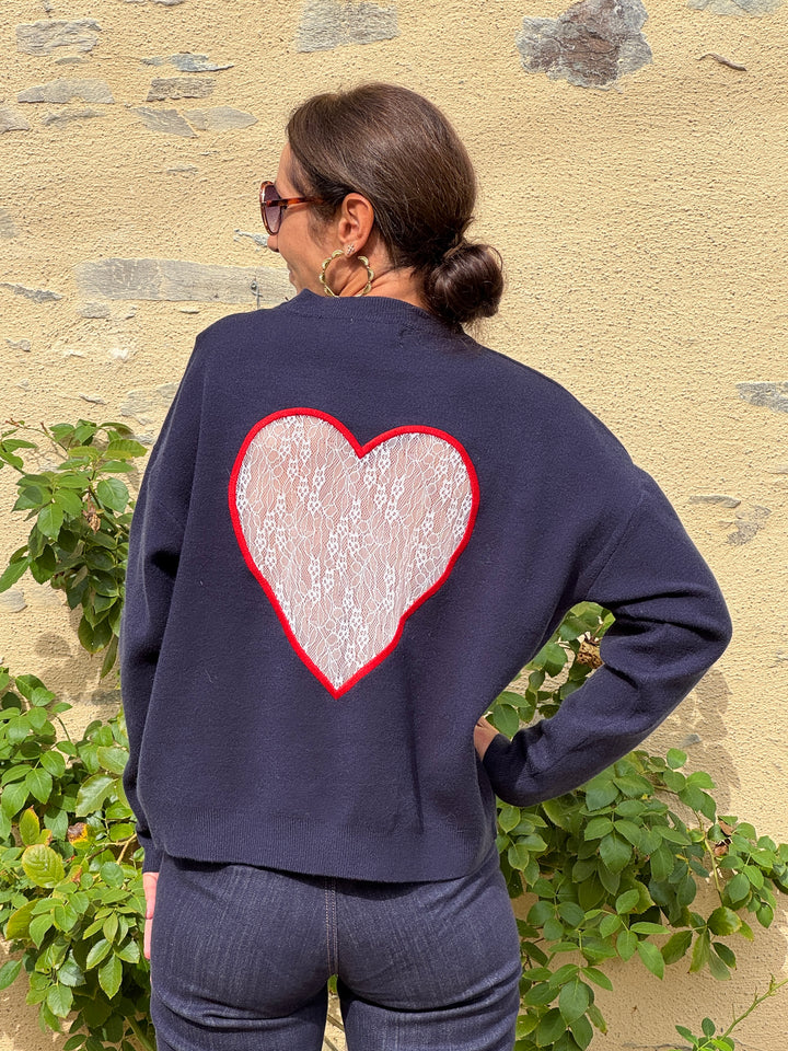 Pull cœur dentelle blanche ajourée dos marine CŒUR