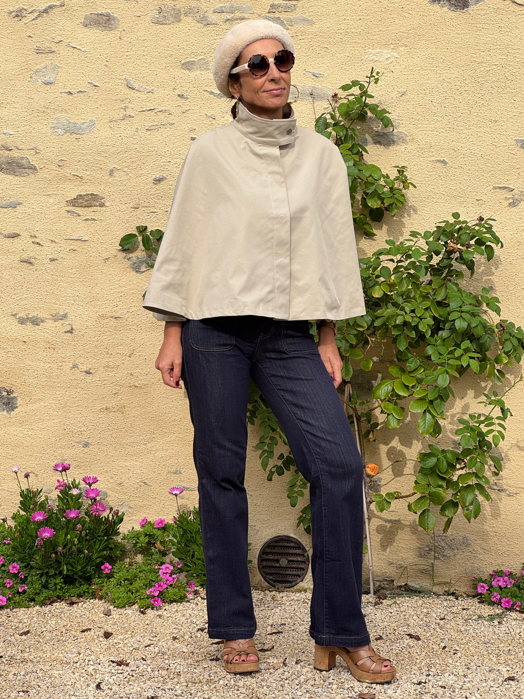 Kurzer Umhang Beige ZELINA