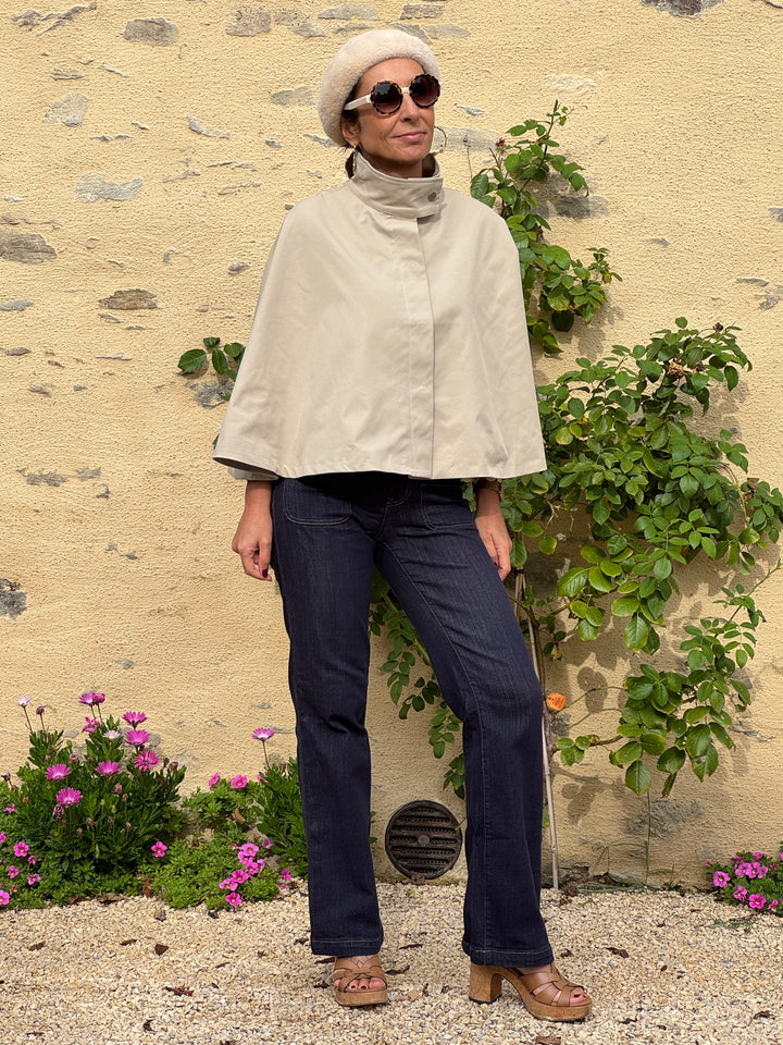 Kurzer Umhang Beige ZELINA