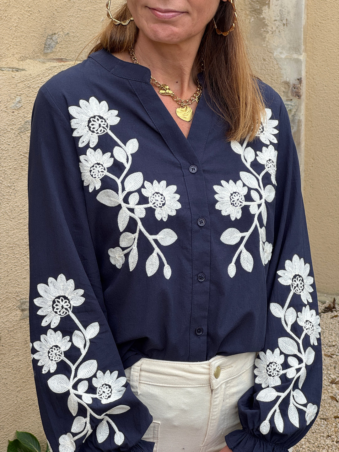 Chemise marine broderies florales écrues ELISABETH