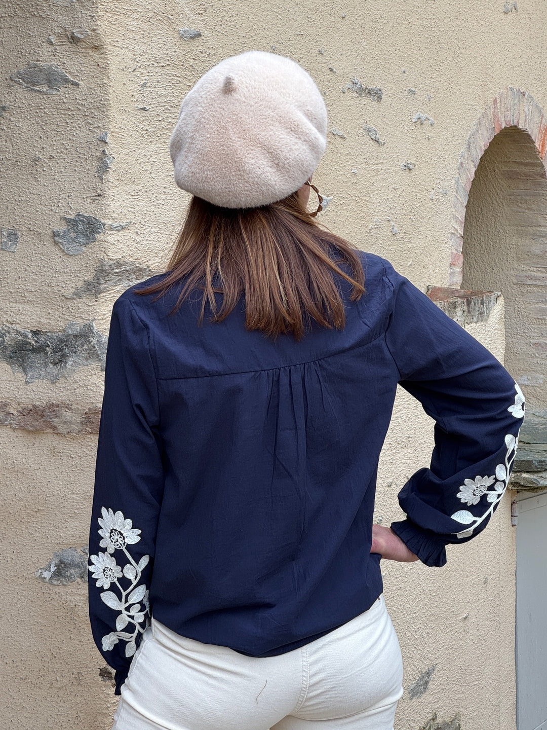 Chemise marine broderies florales écrues ELISABETH