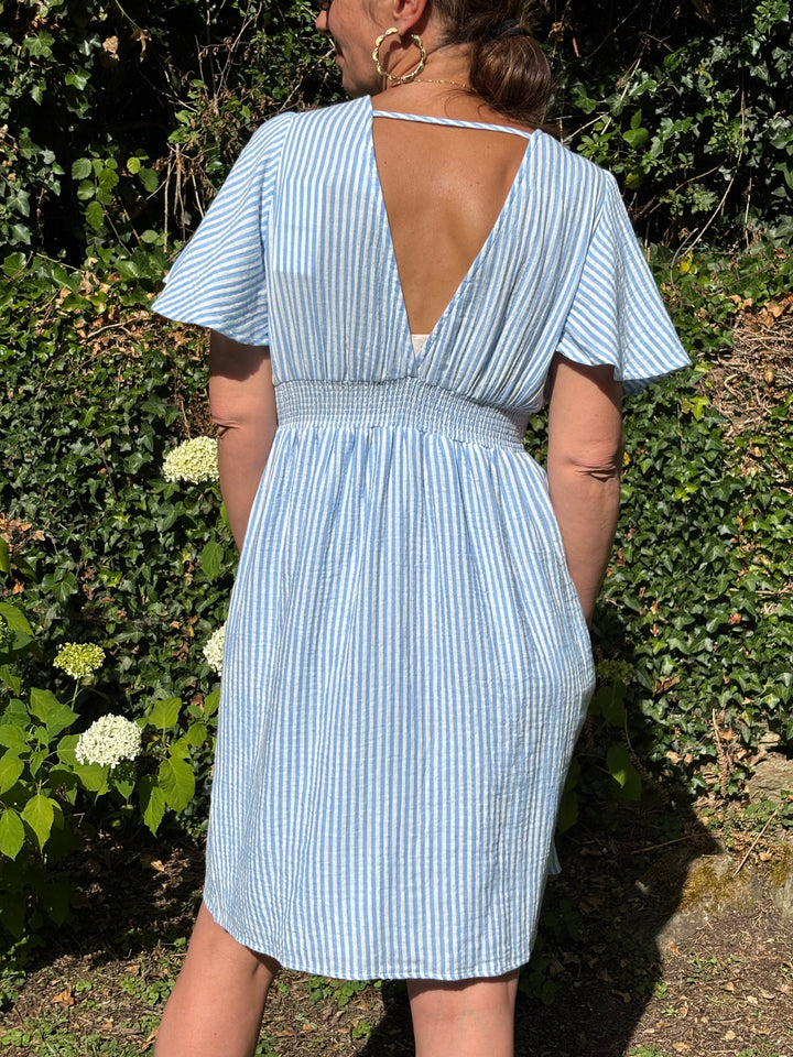 Kleid Tennistreifen hellblau auf weißem Grund MAGNOLIA