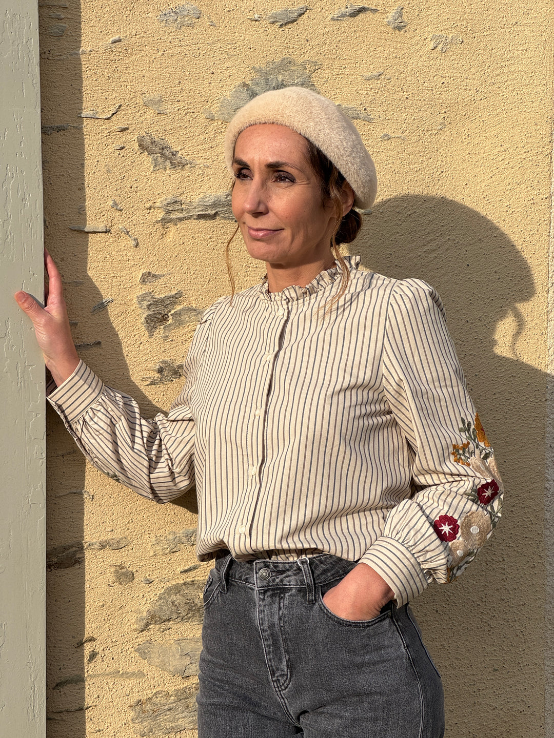 Chemise beige rayures tennis et col froufrou ANOUCK