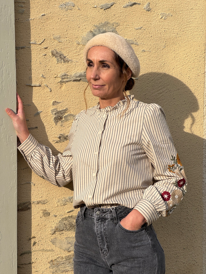 Chemise beige rayures tennis et col froufrou ANOUCK