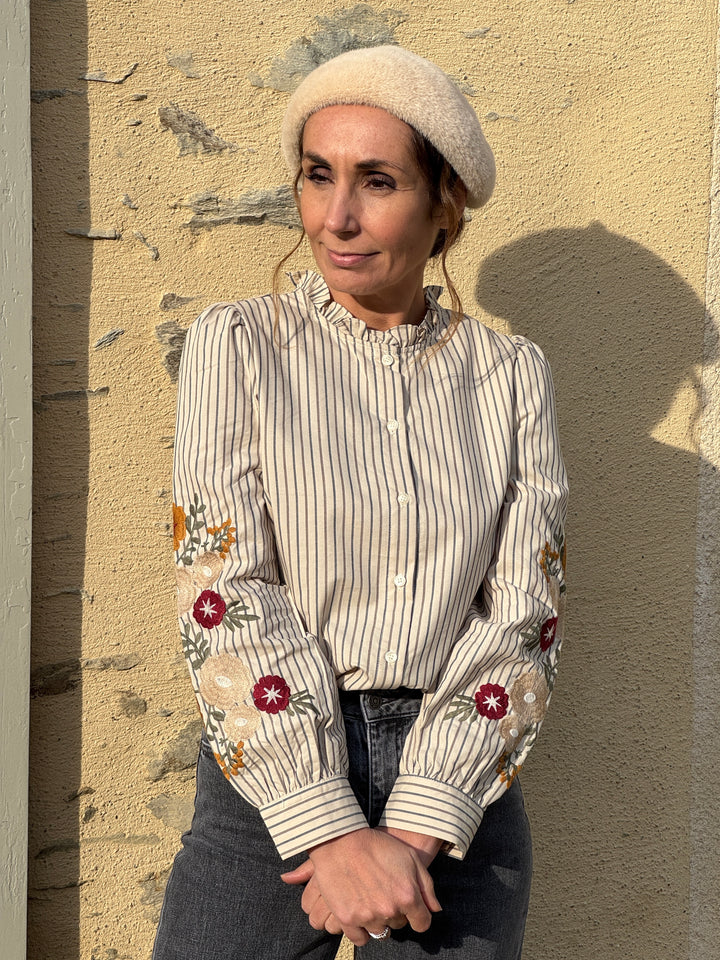 Chemise beige rayures tennis et col froufrou ANOUCK