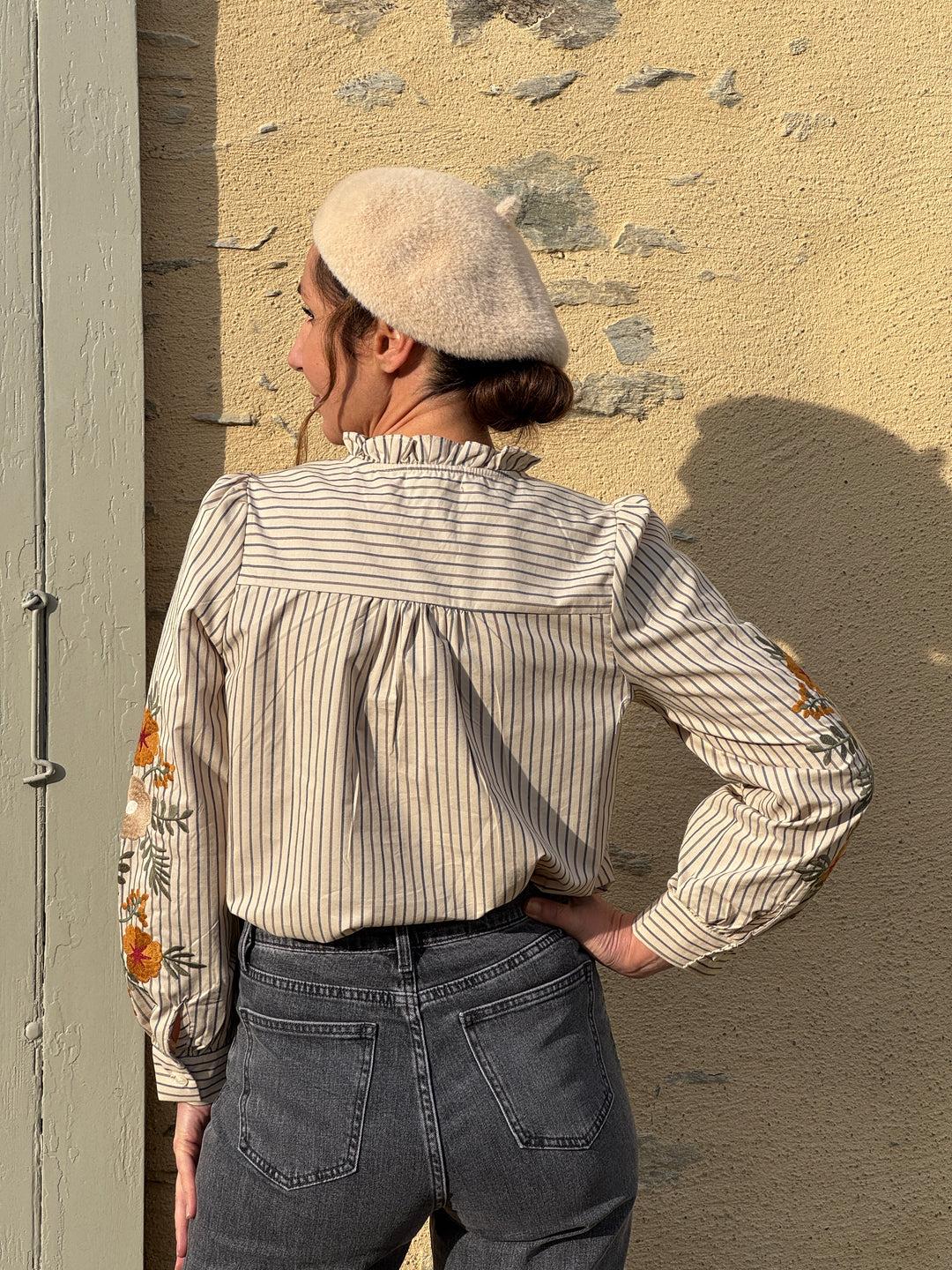 Chemise beige rayures tennis et col froufrou ANOUCK