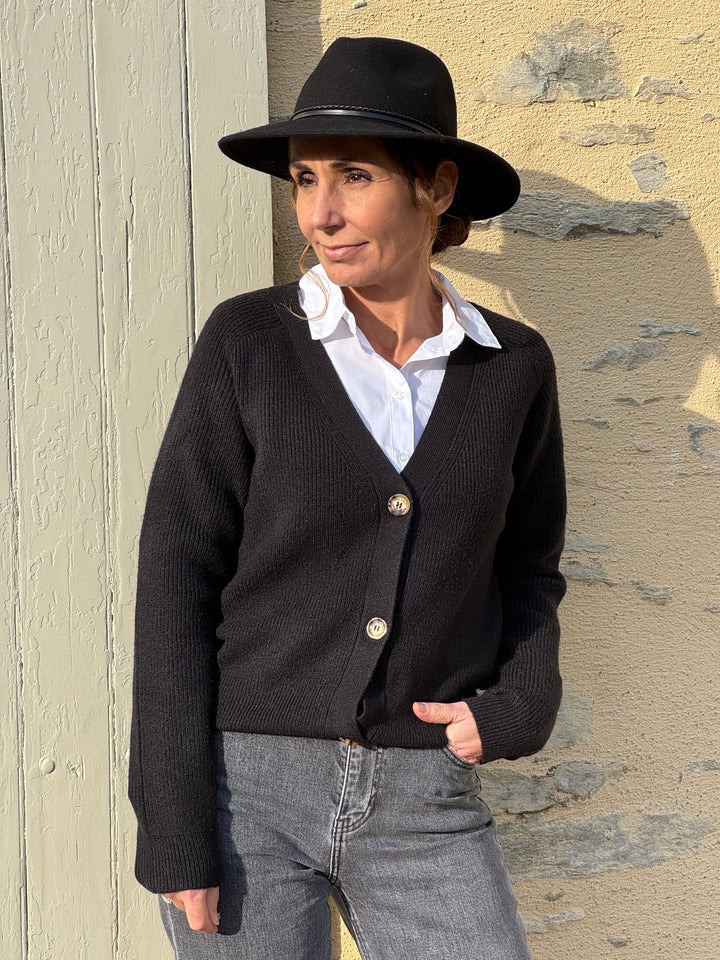 Cardigan noir col V avec boutons LAURA