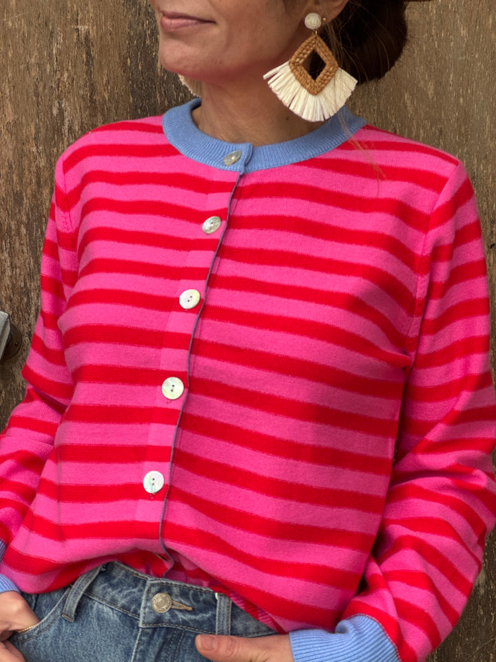 Gilet rayures rouges fond fuchsia col bleu LUCILE