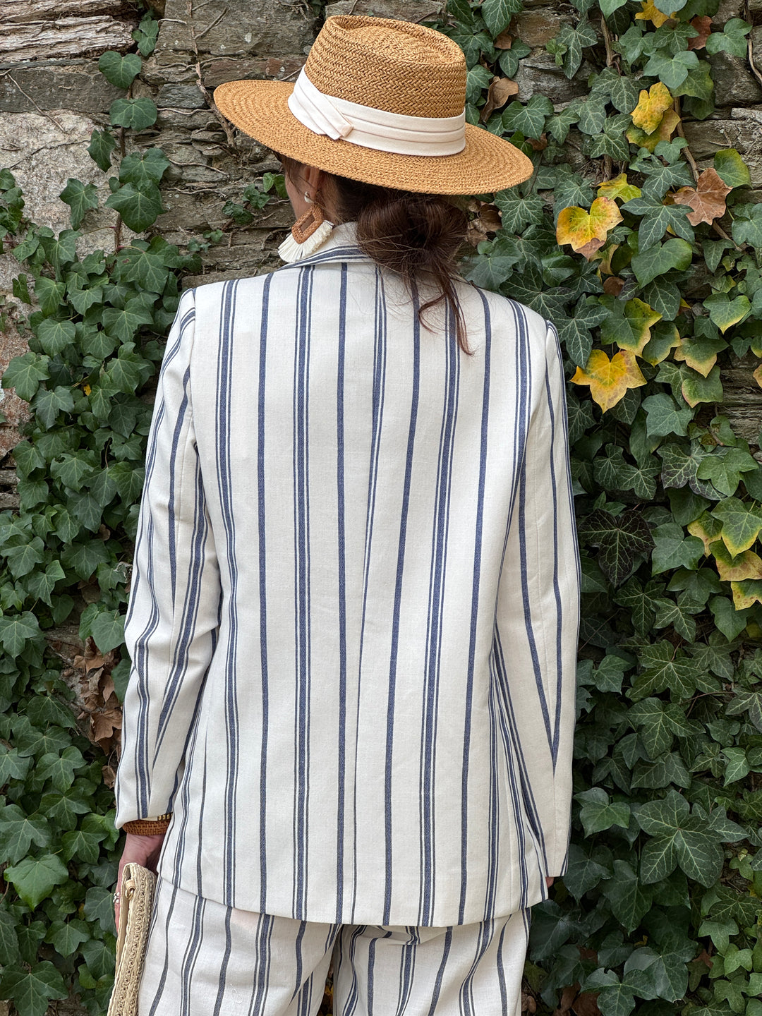 YSEE beige Jacke mit blauen Streifen