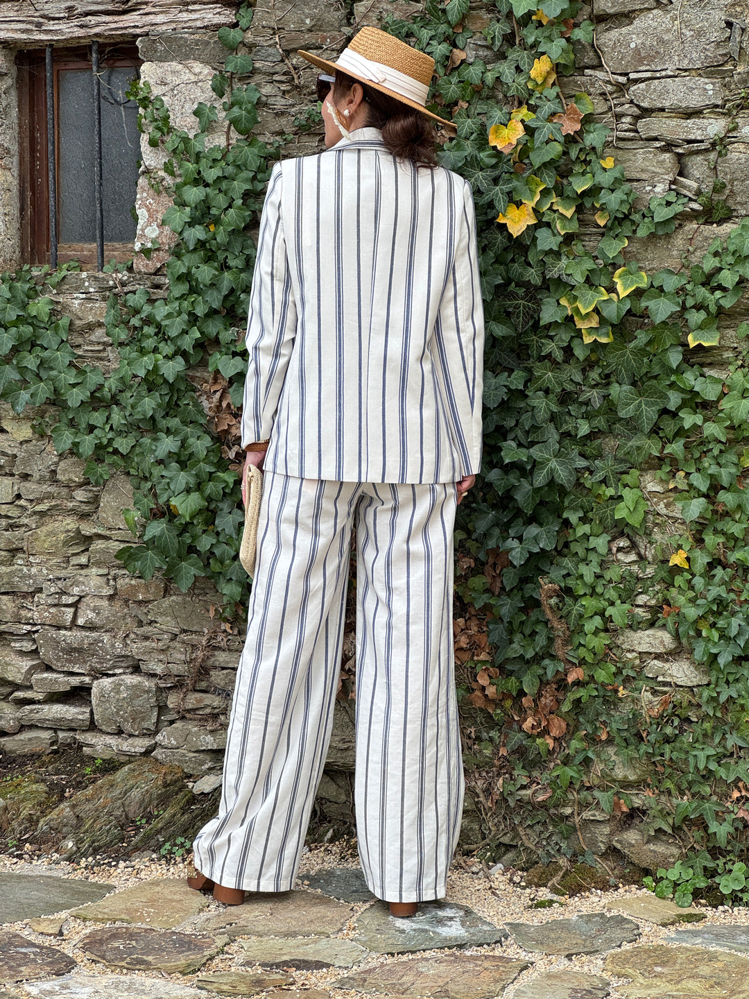 YSEE beige Jacke mit blauen Streifen