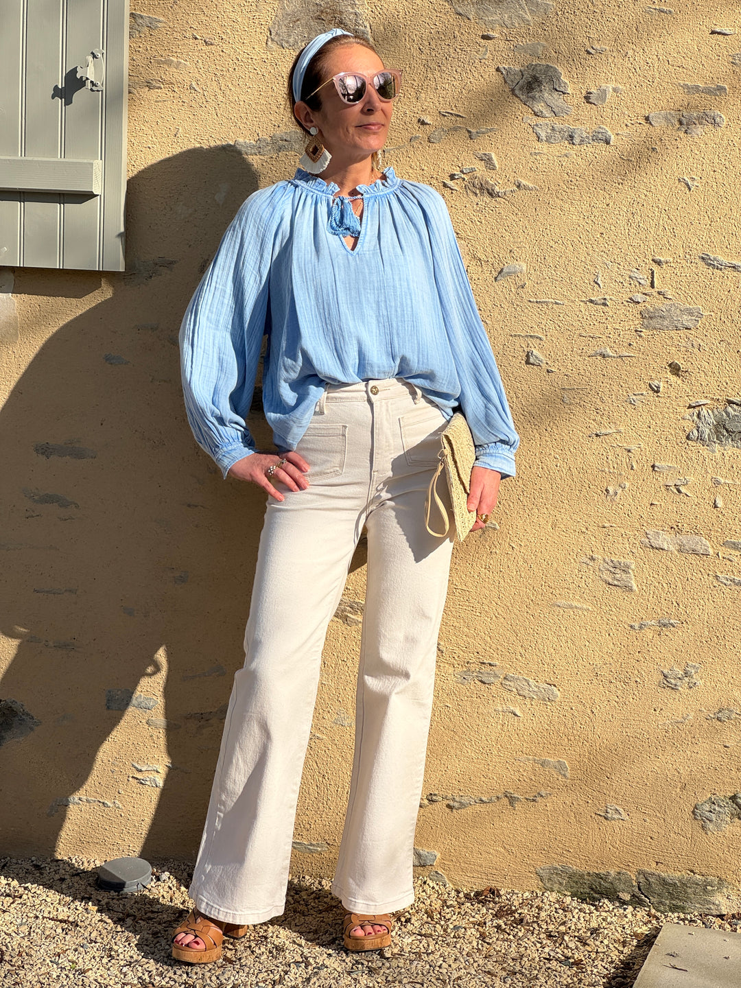 Himmelblaue Baumwollbluse mit Rundhalsausschnitt von BRISKA La Petite Etoile