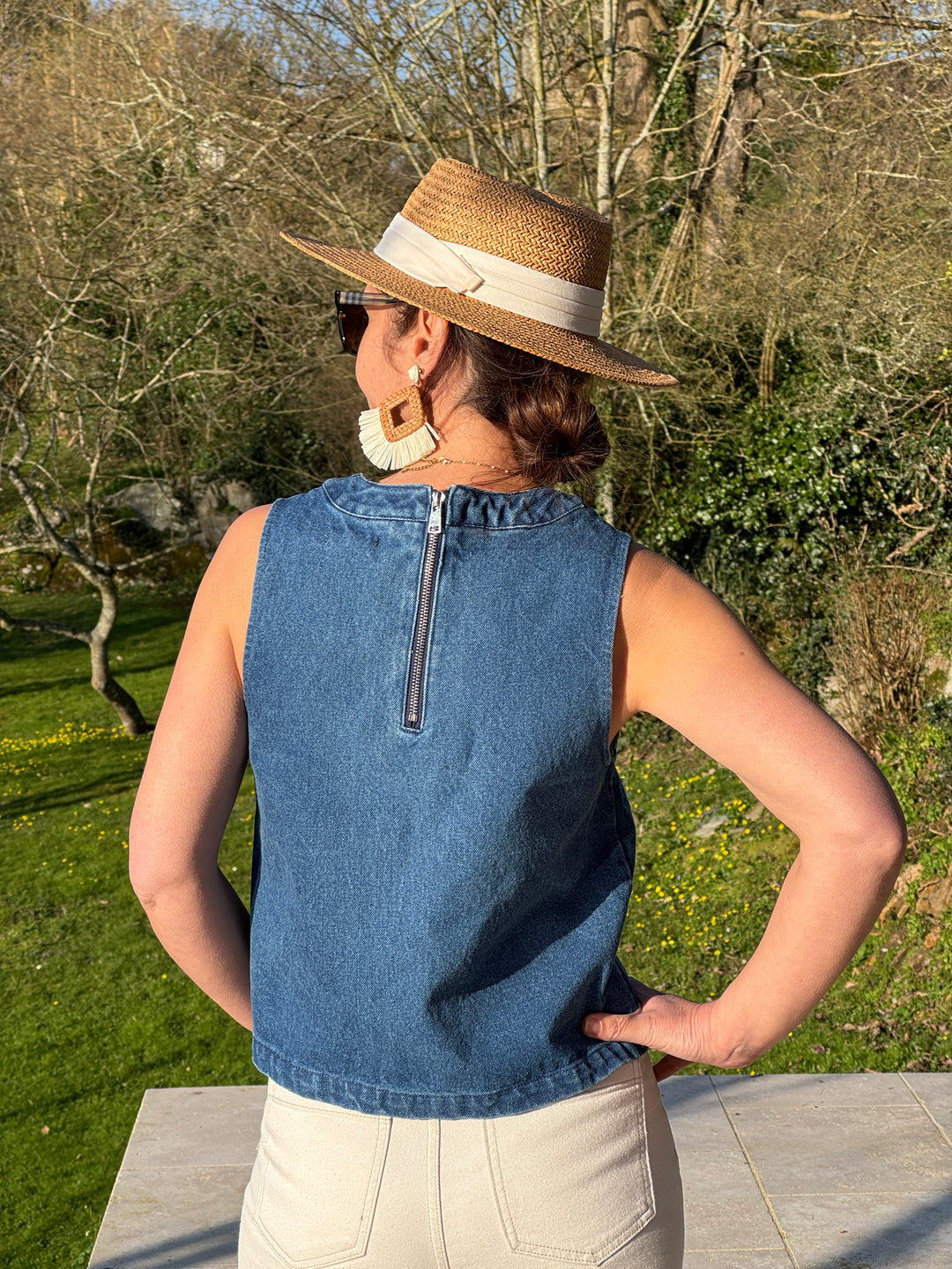 Top bleu jean broderie florale AGNES