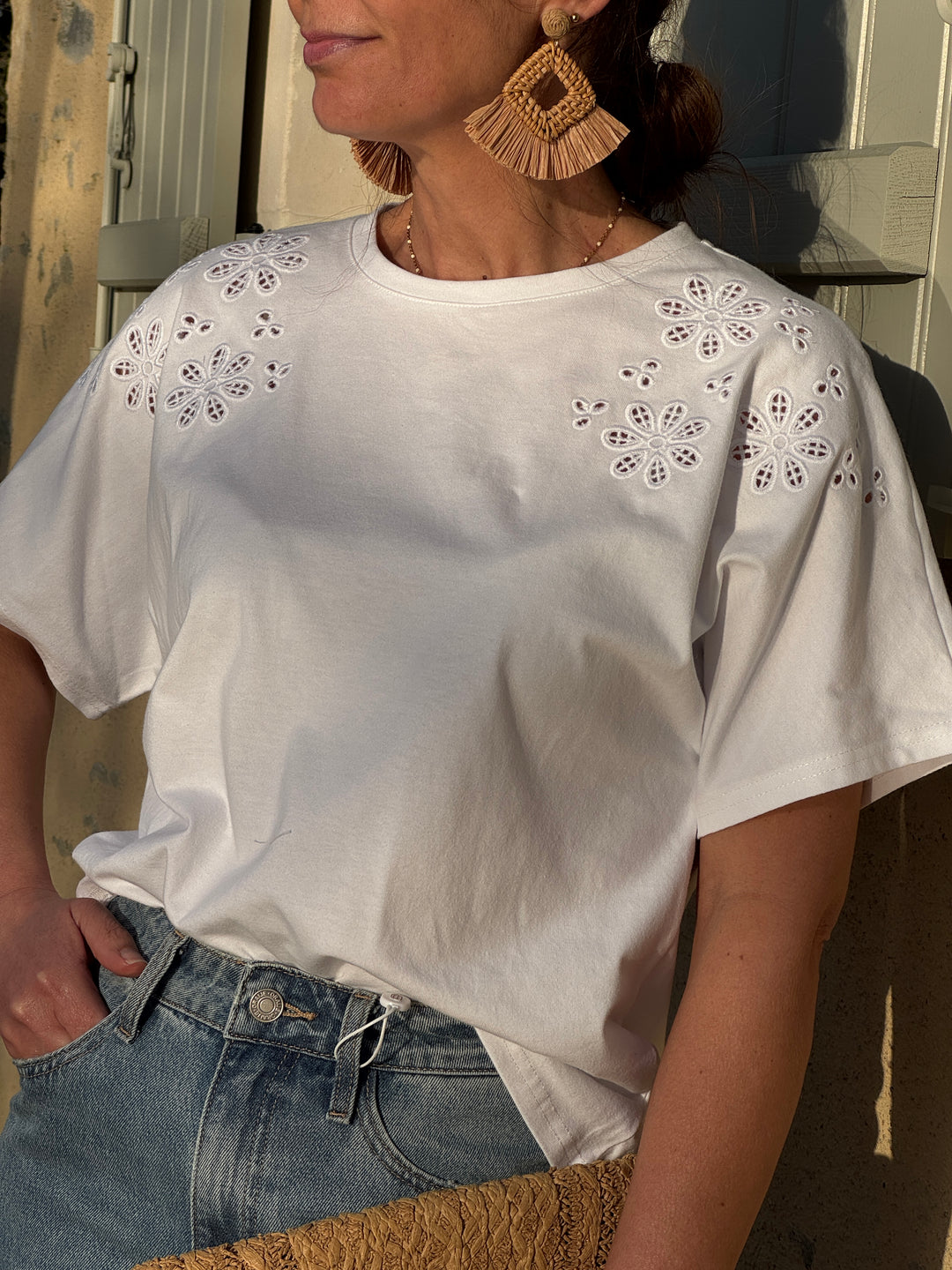 Tee‑shirt blanc broderie ajouré floral ADA