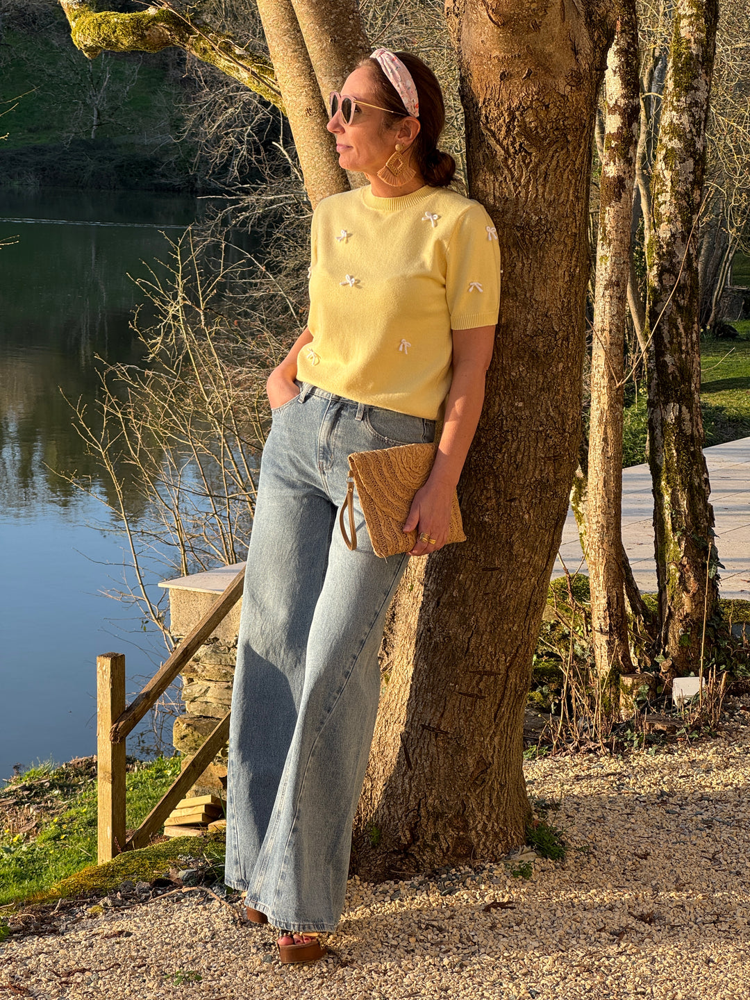 Gelber Kurzarmpullover mit weißer Schleife OTTAVIA