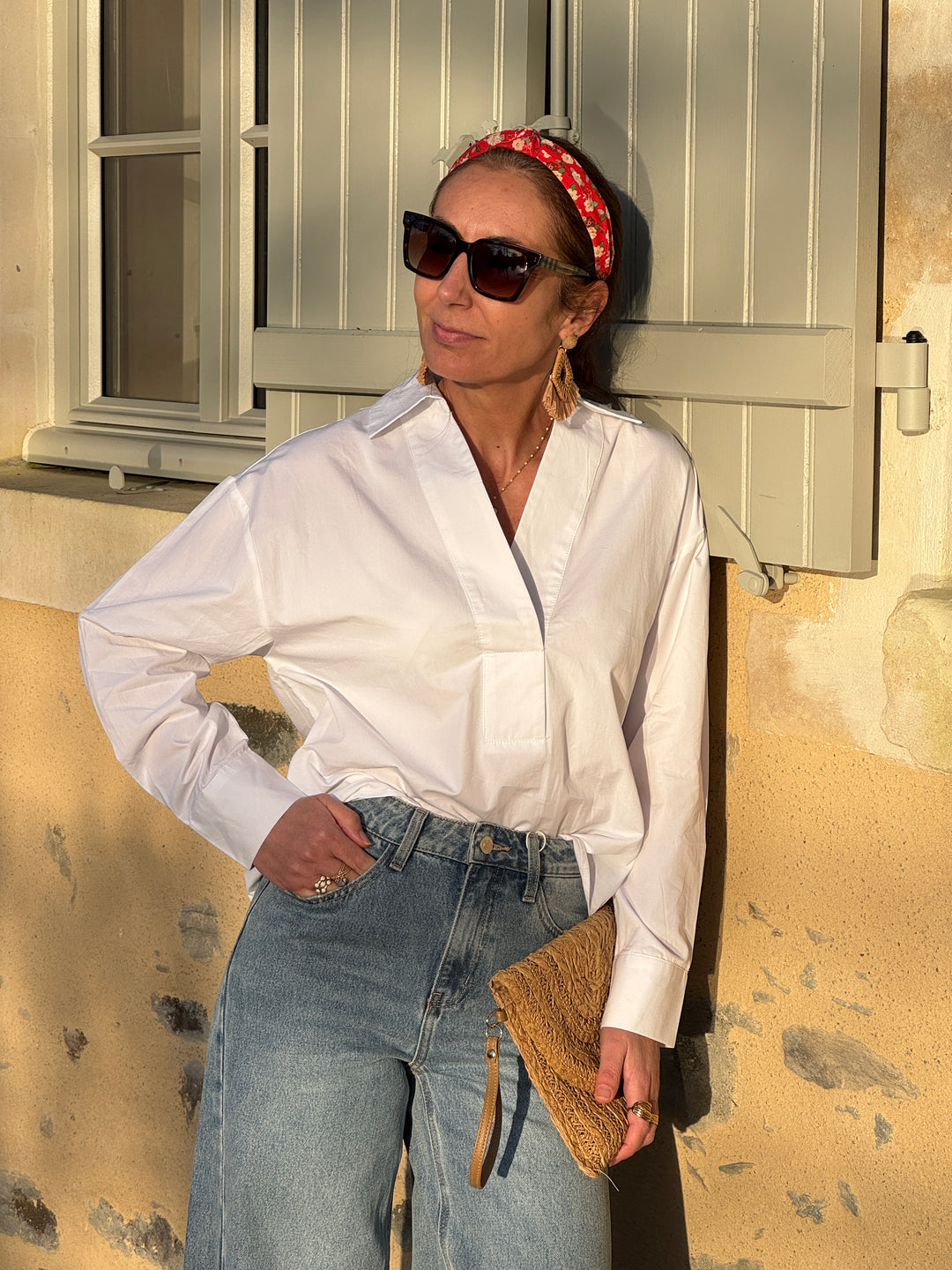 Chemise blanche col V esprit tunisien BENEDICTE