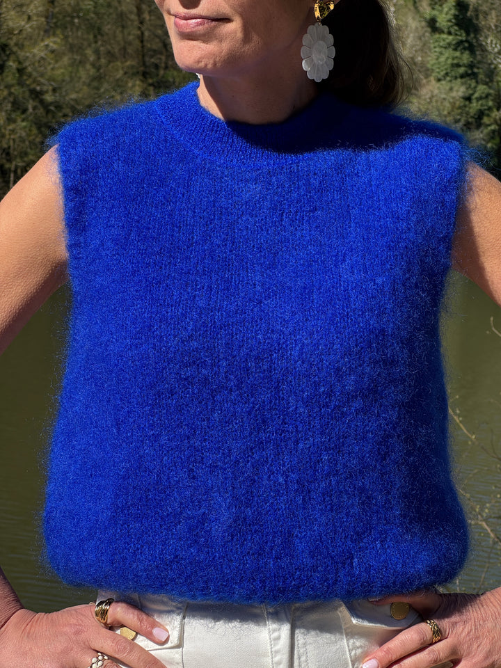 Pull bleu royal sans manches col rond INOA