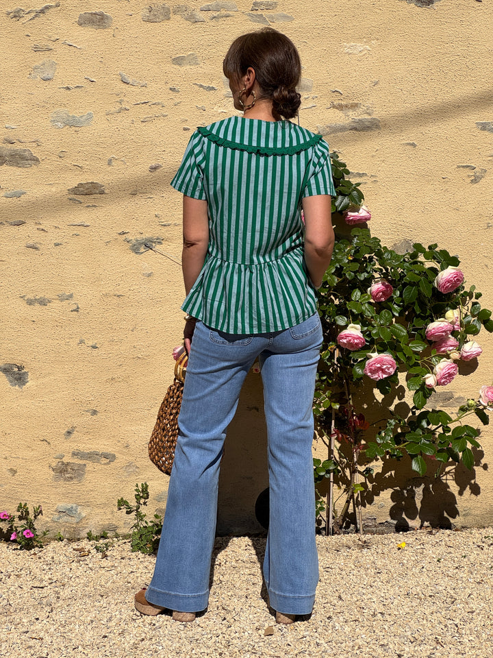 Top Col Claudine broderie rayures tennis vertes fond vert clair Naia