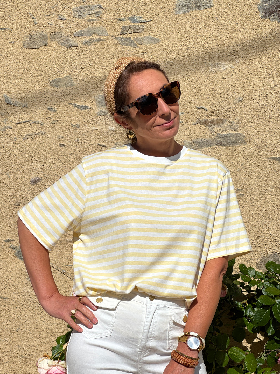Tee-shirt jaune sur fond blanc LENA