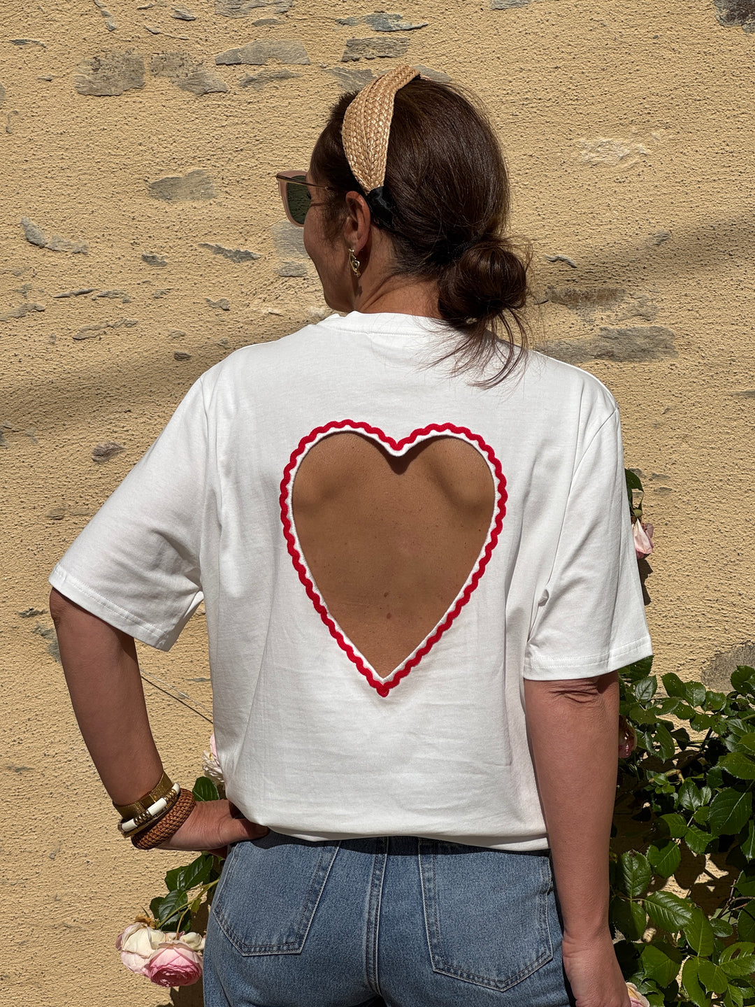 Tee-shirt blanc cœur rouge ajouré dos NAYA