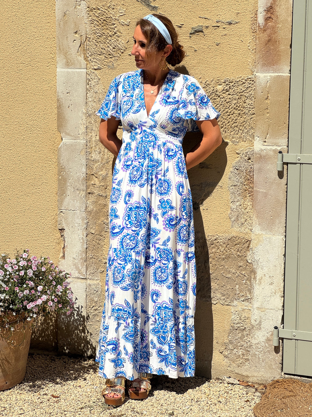 Robe longue imprimé floral bleu fond blanc SUDA In April 1986
