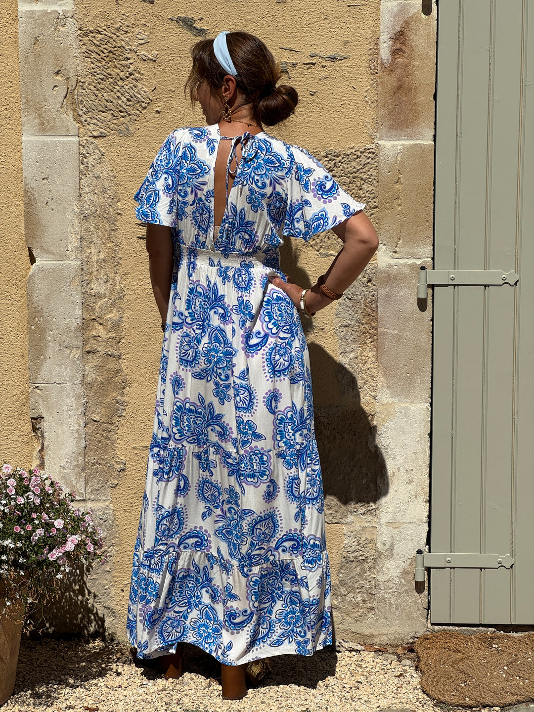 Robe longue imprimé floral bleu fond blanc SUDA In April 1986
