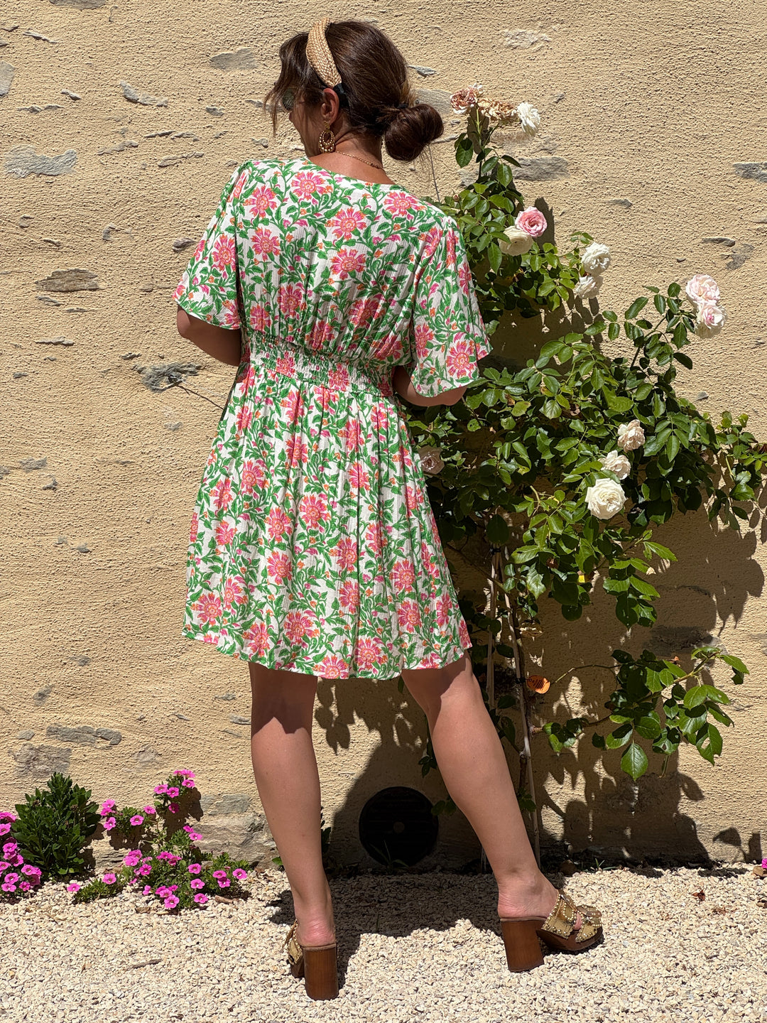 Robe floral vert, rose et orange fond blanc VANILLE In April 1986